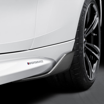 BMW M2 Coupé mit M Performance Zubehör - Detail: Blades an der Seite